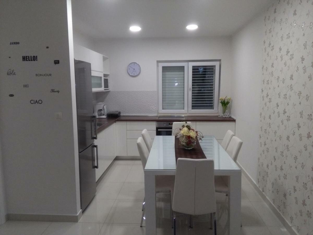 Ivana Apartments มาคาร์สกา ภายนอก รูปภาพ